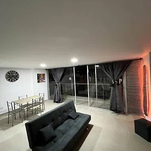 Espacioso Con Piscina En Laureles 201 Apartamento Medellín